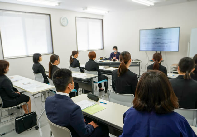 採用担当