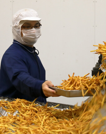 おいしい芋菓子をつくり世界にお届け